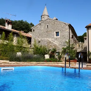 Homes Poli Svetega Antona Gracisce