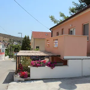 Luvi Apartament Trogir